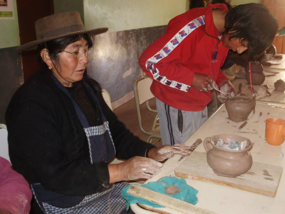 imagen trabajando arcilla